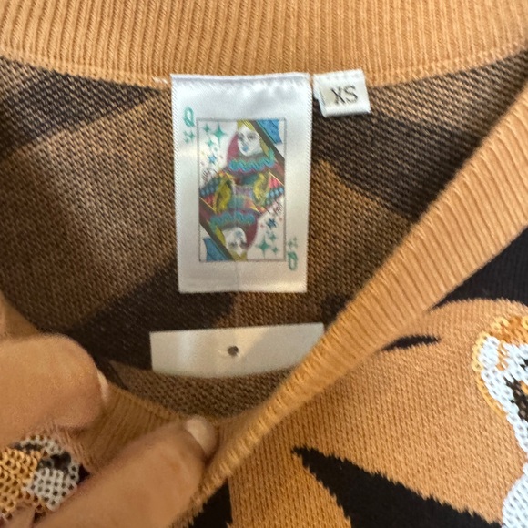 Queen of Sparkles Sequin Tiger Head Set - Picture 3 of 6